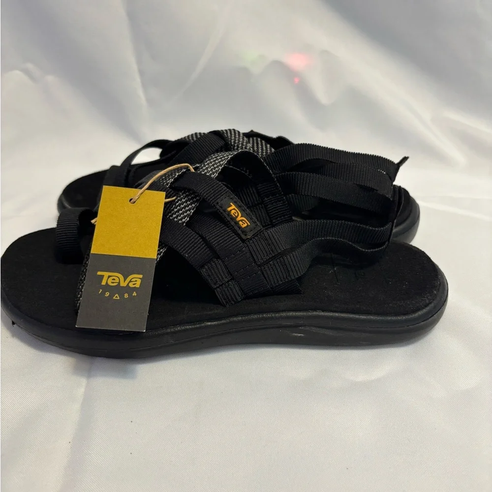 Teva Voya Strappy Black Hiking Outdoor Sandals NWT Size 6